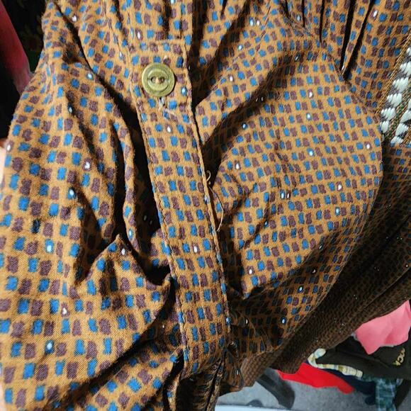 Fab'rik Popover Lagenlook Sz Medium Pleated Neutral Embroidered V Neck Roll Tab - Picture 3 of 7